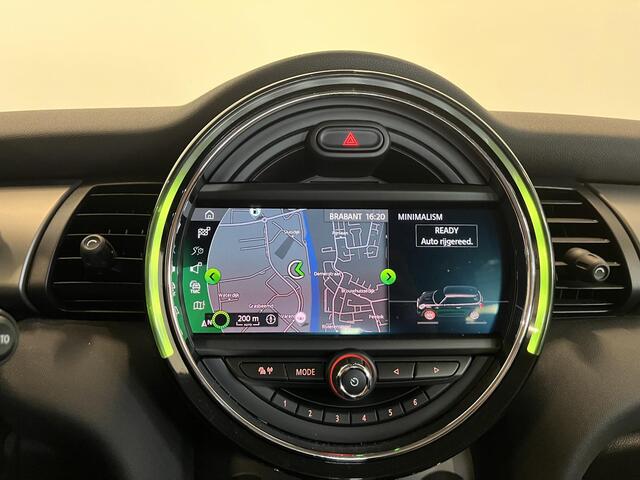 Mini COOPER 1.5 136pk Automaat Chili Serious Business | Climate Control | Harman Kardon | Navigatie | Full LED | 17" Rail Spoke Lichtmetalen Velgen | Parkeer sensoren V+A | Stoelverwarming