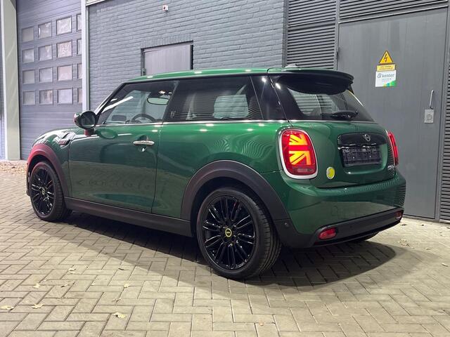 Mini COOPER MINI Yours 33 kWh | Leder | Head-Up | Stoelverwarming | Camera | Navigatie | PDC V+A