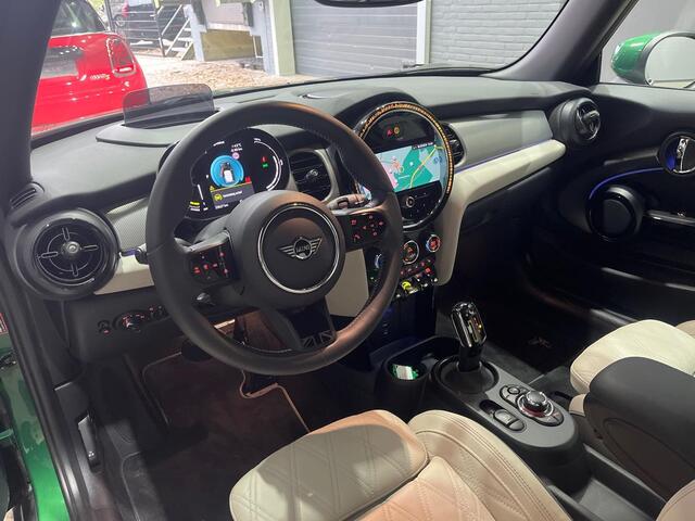 Mini COOPER MINI Yours 33 kWh | Leder | Head-Up | Stoelverwarming | Camera | Navigatie | PDC V+A