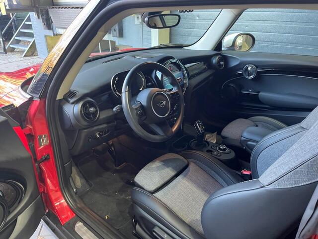 Mini COOPER Classic 33 kWh | Half Leder | Stoelverwarming | Navigatie | LED | PDC A