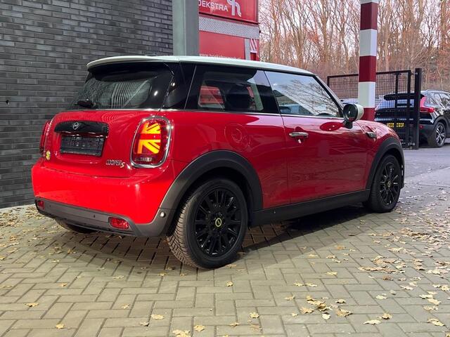 Mini COOPER Classic 33 kWh | Half Leder | Stoelverwarming | LED | Navigatie | PDC A