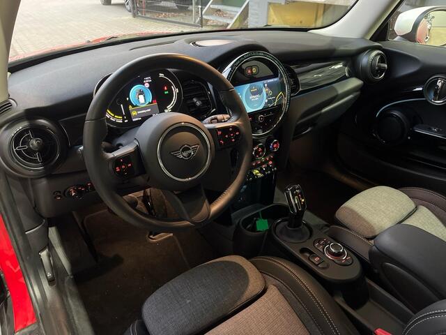 Mini COOPER Classic 33 kWh | Half Leder | Stoelverwarming | LED | Navigatie | PDC A