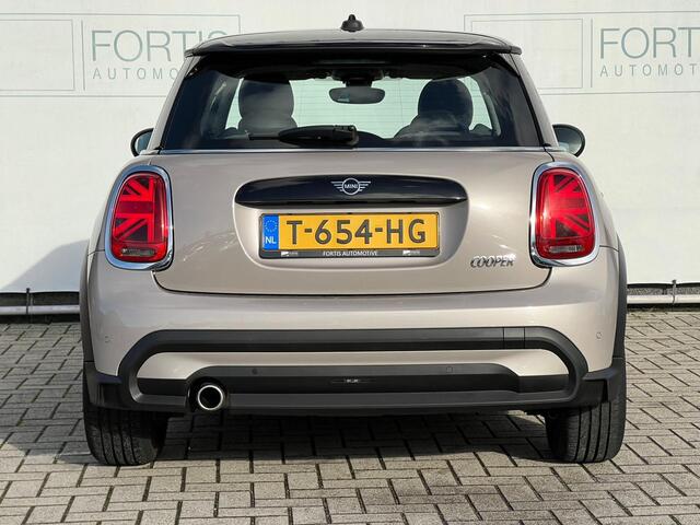 Mini COOPER Mini 1.5 Camden Edition NL AUTO | CARPLAY | DEALER ONDERH | UNION JACK