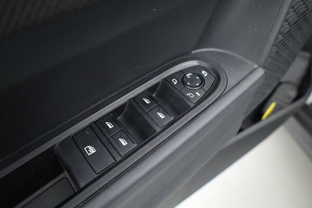 Mini COOPER Mini 1.5 C Classic - Pakket L | Pano | HUD | H&K | Cruise | 360*Camera + PDC | Keyless | Stuur + Stoelverw. | Nav + App.connect | Dodehoek | Acc V