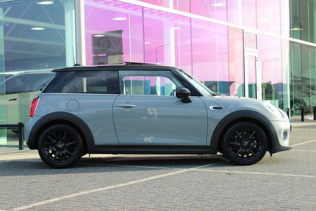 Mini COOPER Hatchback / Panoramadak / Comfort Access / LED / Airconditioning / Cruise Control