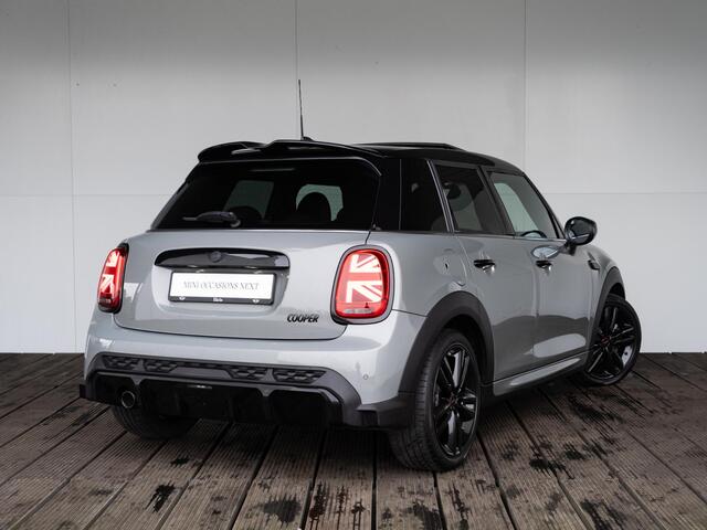 Mini COOPER 5-deurs Aut. JCW pakket + Panoramadak