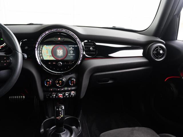 Mini COOPER 5-deurs Aut. JCW pakket + Panoramadak