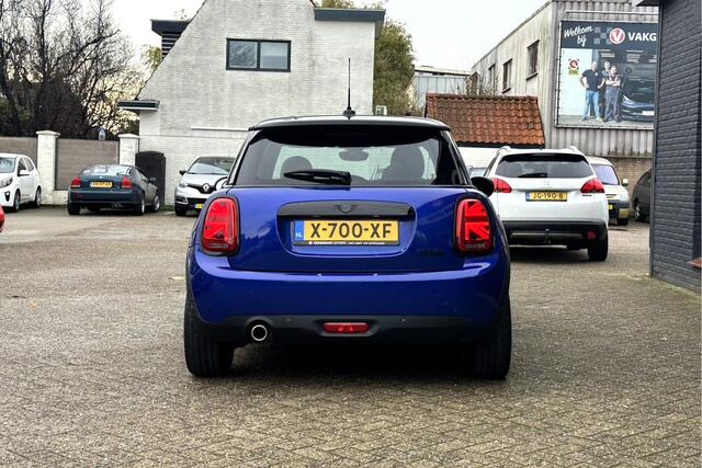 Mini COOPER Mini 1.5 Chilli | Black Edition