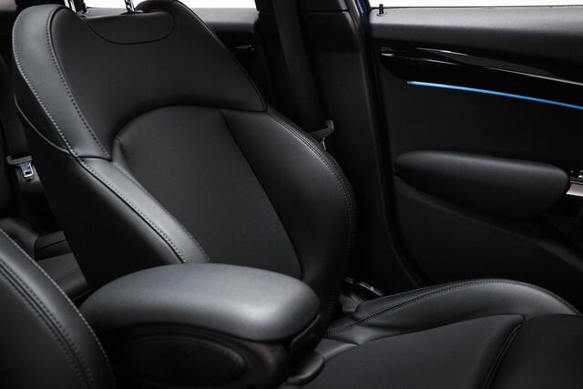 Mini COOPER Mini 1.5 Classic | COMFORT / CONNECTED NAVIGATION- PACK | PANORAMADAK | DAB | APPLE | 17"