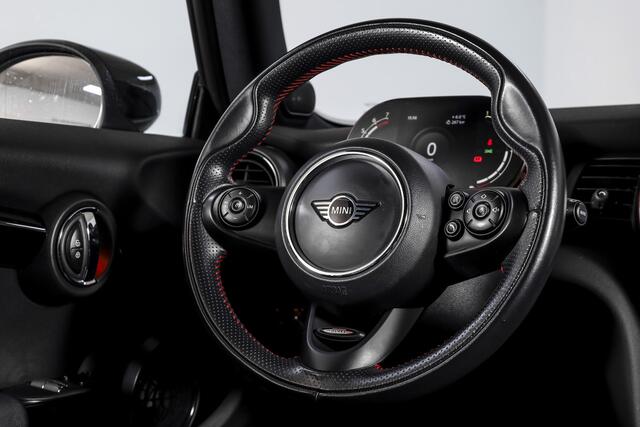 Mini COOPER Mini 1.5 Classic Orig. NL | John Cooper Works Pakket | S/K Panodak | Dig.Cockpit | Cruise | PDC | Stoelverw. | ECC | NAV + App.Connect | LM 17" |