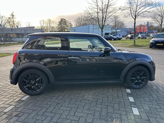 Mini COOPER Mini 1.5 Essential Grote Navi & Apple Carplay