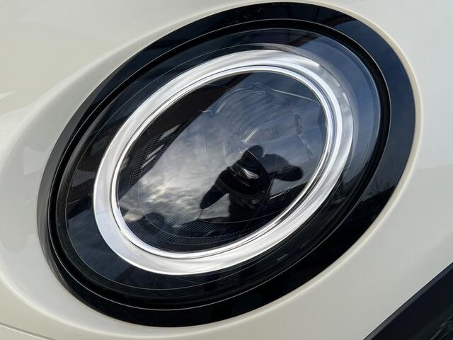 Mini COOPER Mini 1.5 Classic Aut. PANO / CARPLAY / LEER / LED 2022