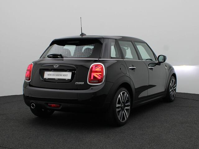 Mini COOPER 5-deurs Chili + Serious Business + Comfort Access + Sportstoelen + LED Koplampen + Harman Kardon + 17''