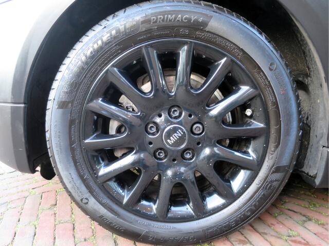 Mini COOPER 1.5 Cooper Business F56 NL-auto, Pano.dak, navi, cruise en 16"