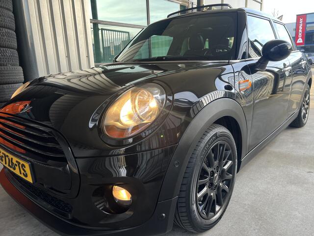 Mini COOPER Mini 1.5 Serious Business | AUTOMAAT | SCHUIF/KANTELDAK | LEDER | NAVI | PDC V+A | STOELVERWARMING | AIRCO | LMV 16'' | BLUETOOTH