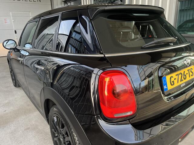 Mini COOPER Mini 1.5 Serious Business | AUTOMAAT | SCHUIF/KANTELDAK | LEDER | NAVI | PDC V+A | STOELVERWARMING | AIRCO | LMV 16'' | BLUETOOTH
