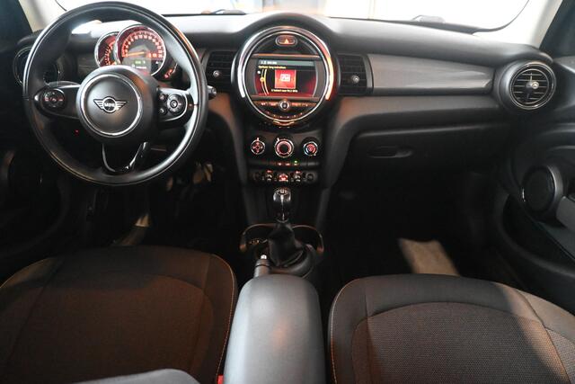 Mini COOPER Mini 1.5 Airco Navigatie LED Cruise Control Direct Leverbaar! Rijklaarprijs Inruil Mogelijk!