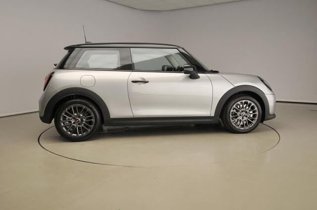 Mini COOPER 3-deurs C Automaat / LED / Stoelverwarming / Pakket S / Head-up / Park assist / Alu wielen 17 inch