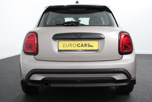 Mini COOPER Mini 1.5 Maximise Steptronic 5 deurs Navigatie Apple Carplay/Android Auto Camera Parkeer sensoren Airco Cruise Control Led