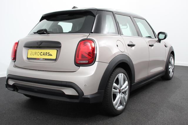 Mini COOPER Mini 1.5 Maximise Steptronic 5 deurs Navigatie Apple Carplay/Android Auto Camera Parkeer sensoren Airco Cruise Control Led