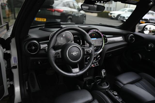 Mini COOPER Cabrio Automaat / Sportstoelen / Comfort Access / Achteruitrijcamera / Head-Up / Adaptieve LED / Cruise Control