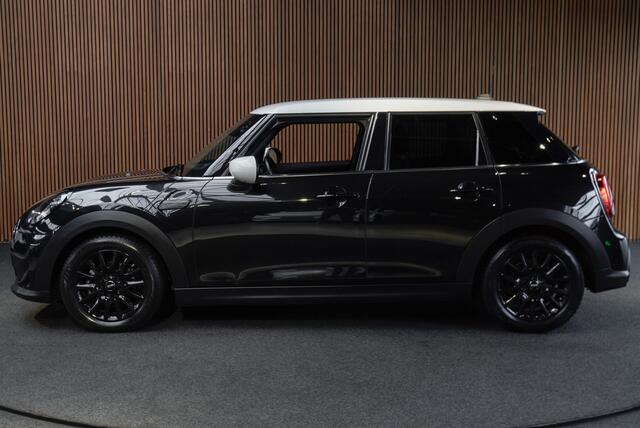 Mini COOPER Mini 1.5 Navi Leer Camera PDC Carplay Keyless Go & Entry LM velgen Zwarte binnenhemel Stoelverwarming Sportstoelen LED BTW auto!