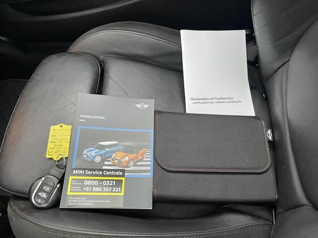 Mini COOPER Mini 1.5 Pepper Business / Lichtmetalen velgen 16" / Cruise control / Parkeersensor achter /