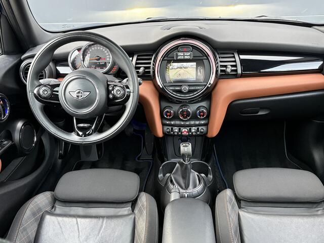 Mini COOPER Mini 1.5 Seven Chili | Pano | Schuifdak | Leder | Xenon | Camera | Cruise | Keyless | All Season | Interesse? Bel of App naar: 06 30 51 05 90