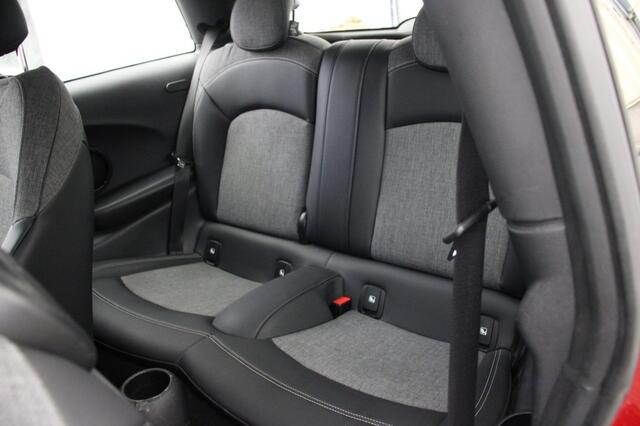 Mini COOPER Electric BlackenRed Edition - Carplay, Camera, Half Leer, Stoelverw. SOH 97%