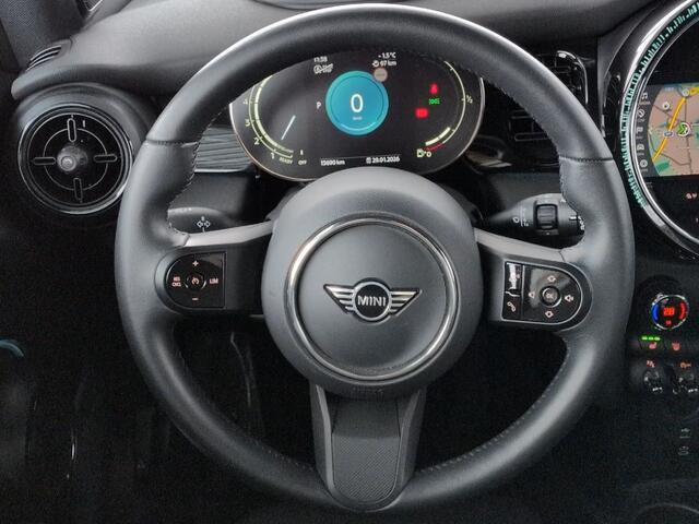 Mini COOPER 1.5 Classic (100kW/136pk) ** LED, HALF-LEDER, PANORAMA, KEYLESS, H&K, CAMERA, 17-inch LMV ** 1e EIG - UNFALLFREI ** ** INFORMEER OOK NAAR ONZE AANTREKKELIJKE FINANCIAL-LEASE TARIEVEN **