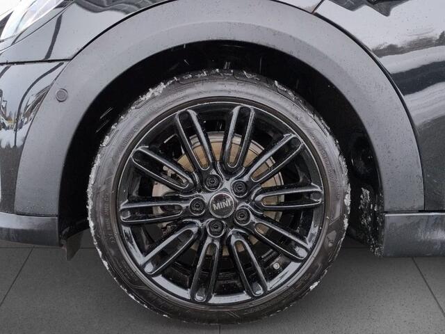 Mini COOPER 1.5 Classic (100kW/136pk) ** LED, VOL-LEDER, VIRTUAL, PANO, KEYLESS, H&K, CAMERA, 17-inch LMV ** 1e EIG - UNFALLFREI ** ** INFORMEER OOK NAAR ONZE AANTREKKELIJKE FINANCIAL-LEASE TARIEVEN **