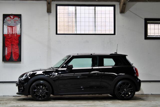 Mini COOPER Mini 1.5 Chili | LED | Apple Carplay | Parkeersensoren | 17 inch | NL auto | 1e eigenaar | BTW |