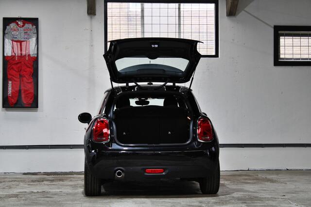 Mini COOPER Mini 1.5 Chili | LED | Apple Carplay | Parkeersensoren | 17 inch | NL auto | 1e eigenaar | BTW |