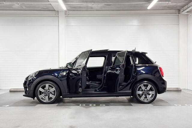 Mini COOPER 5-Deurs 60 Years Edition | Panoramadak | Harman Kardon | Head-Up Display