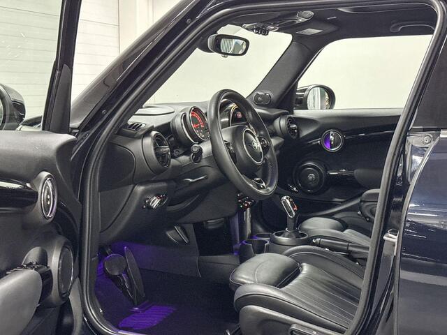 Mini COOPER 5-Deurs 60 Years Edition | Panoramadak | Harman Kardon | Head-Up Display