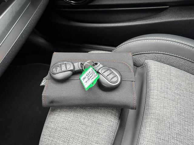 Mini COOPER 1.5 136pk autom Camden Edition 1/2leer,ecc,lmv,navi,pdc