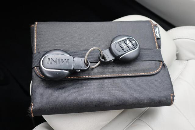 Mini COOPER Mini 1.5 D Lederen interieur, Climate control, Cruise control, Elektrische ramen