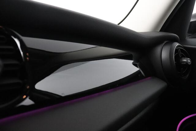 Mini COOPER 1.5 Classic | Navigatie | Climate Control | PDC |