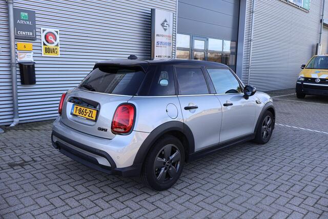Mini COOPER Mini 1.5 Camden Edition 1e Eigenaar | Volledig Onderh | NAP | BTW | Carplay | Navi | Cruise | DAB | Full Led | Start/Stop | Hill-Hold | PDC
