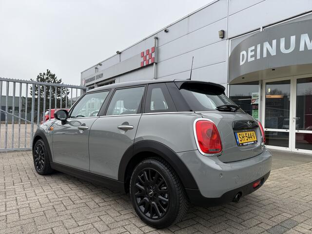 Mini COOPER Mini 1.5 Pepper Serious Business Automaat..!! Navigatie, Parkeersens, Climate contr, Cruise contr, etc..