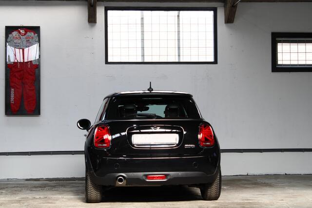 Mini COOPER Mini 1.5 Chili | Serious Business | Stoelverwarming | Achteruitrijcamera | NL auto | 1e eigenaar |