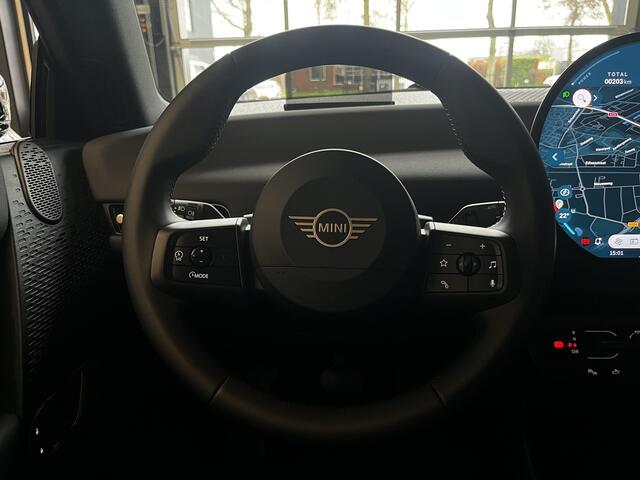 Mini COOPER Mini E Essential XS 40.7 kWh Camera, Head-up display, Cruise