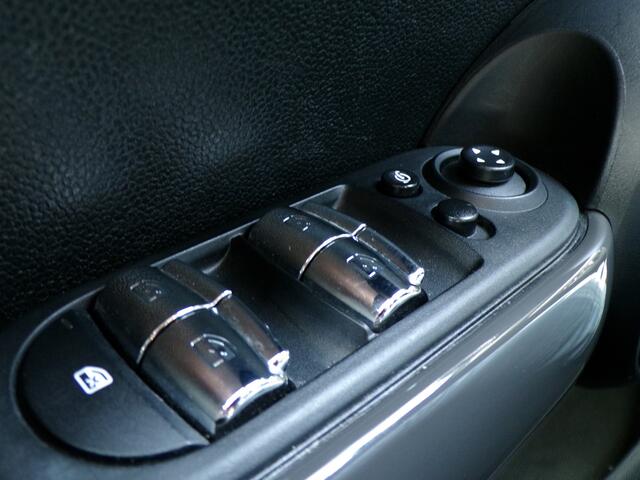 Mini COOPER Mini 1.5 Two-tone, Full LED / Harman Kardon / Parkeersensoren / Apple Carplay / 17' LMV