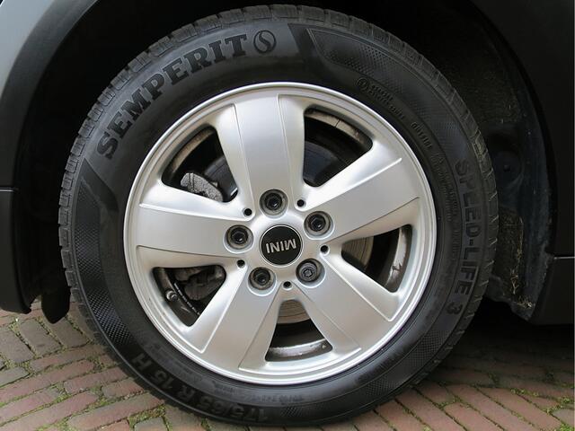 Mini COOPER 1.5 F56 LCI met Navi, BT, Clima, PDC en 15"