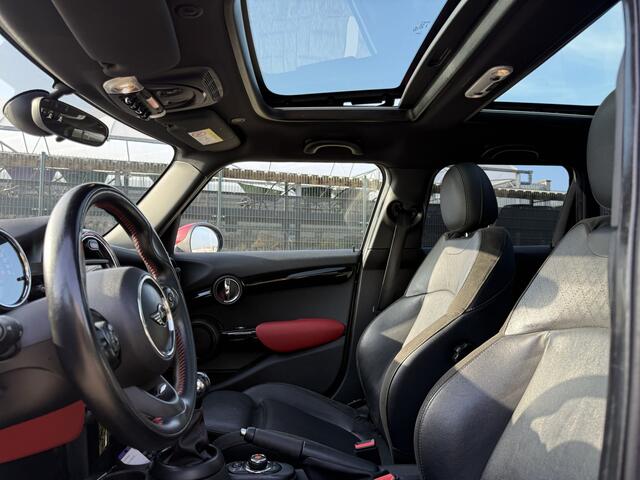 Mini COOPER Mini 1.5 Chili.JCW pakket! Facelift !,Leer,Pano,LED. Super mooi !!
