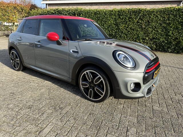 Mini COOPER Mini 1.5 Chili.JCW pakket! Facelift !,Leer,Pano,LED. Super mooi !!