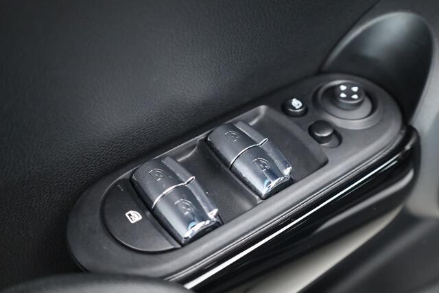 Mini COOPER Mini 1.5 Camden - Aut. | Rijklaar! | Orig. NL | Dig. Cockpit | Nav+CarPlay | ACC | Cruise | Leder/Alcantara | Led | PDC | Sfeerverl. | LM V