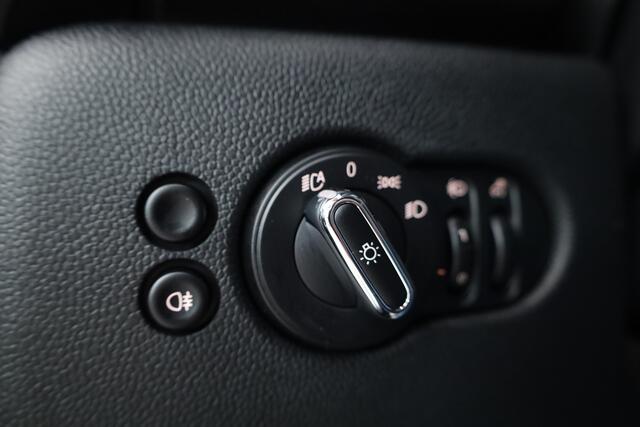 Mini COOPER Mini 1.5 Camden - Aut. | Rijklaar! | Orig. NL | Dig. Cockpit | Nav+CarPlay | ACC | Cruise | Leder/Alcantara | Led | PDC | Sfeerverl. | LM V