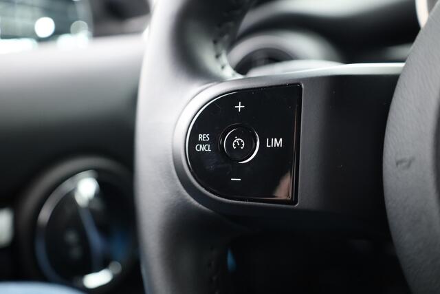 Mini COOPER Mini 1.5 Camden - Aut. | Rijklaar! | Orig. NL | Dig. Cockpit | Nav+CarPlay | ACC | Cruise | Leder/Alcantara | Led | PDC | Sfeerverl. | LM V