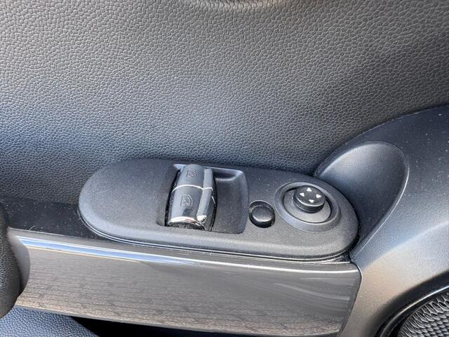 Mini COOPER Mini 1.5 Pepper Serious Business